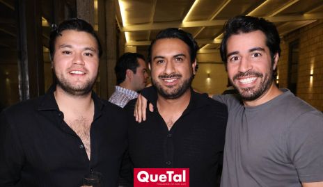  Cache, El Negro y Lázaro.