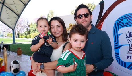  Roberta, Gabriela Díaz Infante, Santiago Salgado y Abraham Salgado.