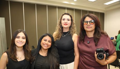  Valentina Santillán, Fátima Reina y Jessica Vidales.