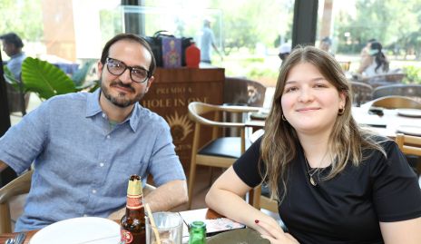  Lázaro y Montse Flores.