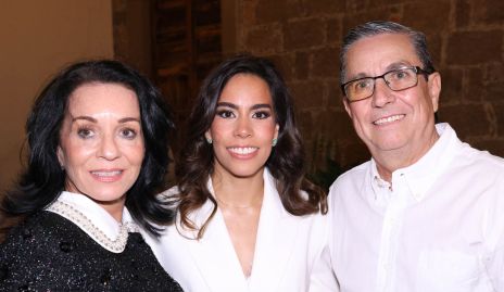  Adriana Espinosa, Ale Martínez y Alejandro Sánchez.