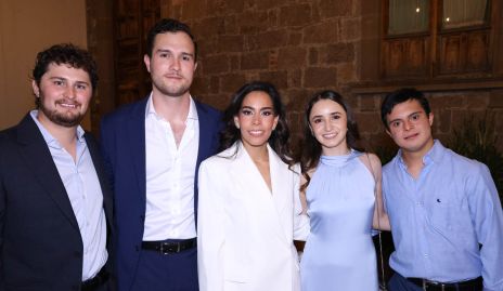  Enrique Dávila, Pancho Loza, Ale Martínez, Paty Acuña y Diego Martínez.