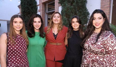  Paulina Estrada, Paulina Castillo, Ana Gaby Motilla, Isabel Pérez y Ángela Gallardo.