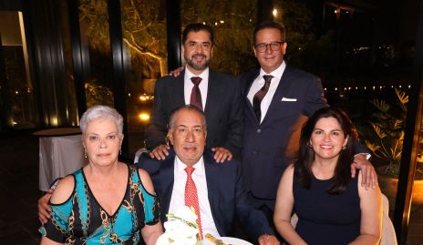  Neil Castro, Tito Robles, María Elena Gordoa, Memo Torres y Sandra Enrigue.