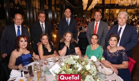 Martín Torres y Ana Fonte, Enrique Michel y Mónica Ramírez, Pepe González y Claudia Serment, Ricardo de la Torre y Rebeca Sandoval y Billy Bagg y Julia Teresa González.