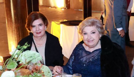  Rosario Navarro y Bertha Aguirre de Navarro.