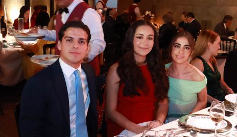  José Emilio Zapata, Ana Elisa González y Anyul Zapata.