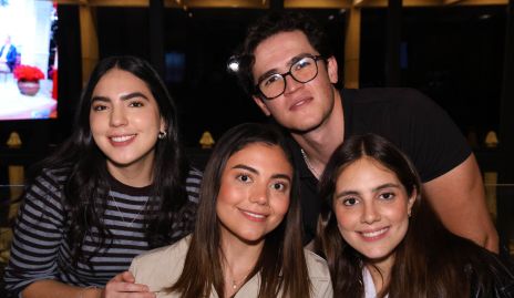  Paulina Hernández, Ale Castrillón, Yuseff Abud y Vale Hernández.