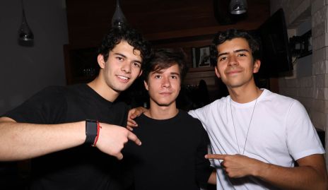  Santiago, Fernando y Mario.