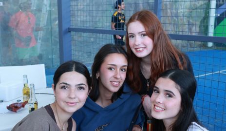  Carolina Guzmán, María Narro, Antonella Colona y Valentina Colona.