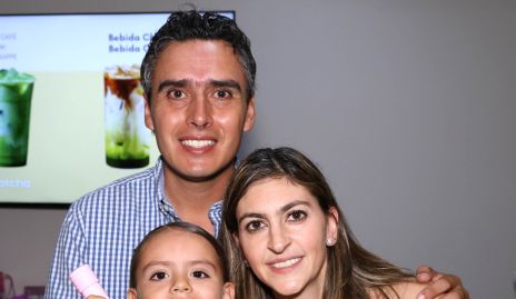  Xavier Azcárate y Patricia Gómez con su hija Lucila.