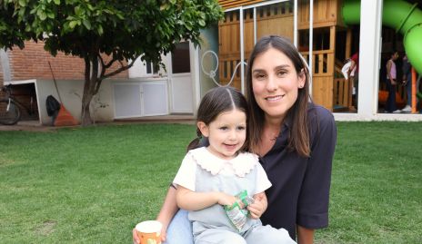  Sofía Villaseñor con su hija Lucila Bocard.