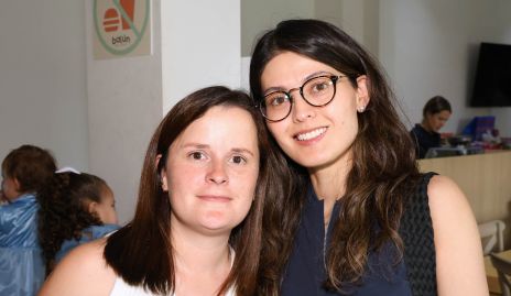 Ana Paty Meade y Mariana Yishima.