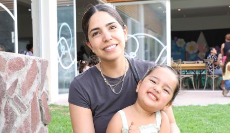  Ariana Estrada y Melina Dibildox.