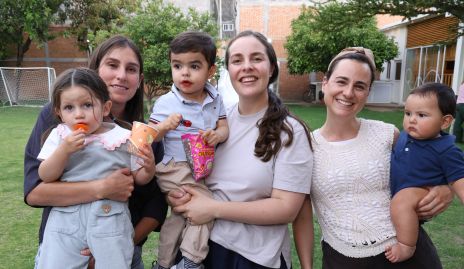  Sofía Villaseñor y Lucila Bocard, Tere Ledezma y Luis Torres, Susana Schekaibán y Santiago Hernández.