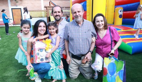  Nerea Romo, Ale Torres, Paula Romo, Guillermo Romo, Guillermo Romo y Lupita López de Romo.