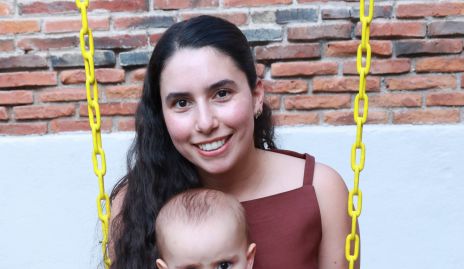  Paola Córdova con su hija Macarena.