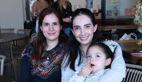  Valeria Flores, Mariana Alcalá e Inés Torres.