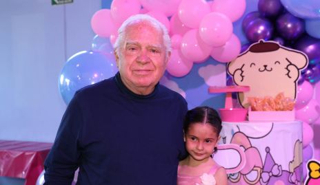  Josep Vilet con su bisnieta Ale González.