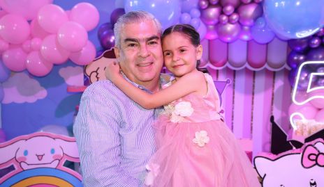  Germán González con su nieta Ale González.