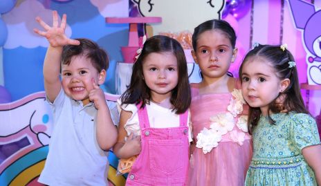  Ale González con sus amigos.