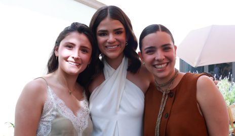  María Paula Tacea, Margaret González y Ceci Valle.