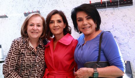  Luz María Martínez Benavente, Elvira Sánchez y Yoya de Martínez Benavente 