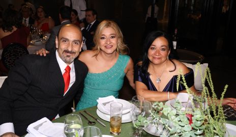  Alejandro Zarur, Paty Rodríguez y Lupita Rodríguez.