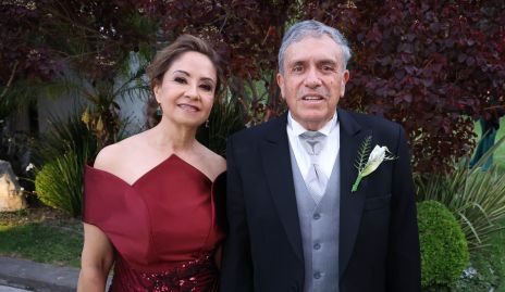  Edith Salinas y Luis Miguel Cabral, papás del novio.