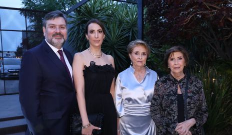  Fernando Villalón, Ángeles González, Ángeles Martí y María Martí.