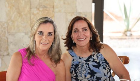  Amparito Lomelín y Mónica Alcalde.