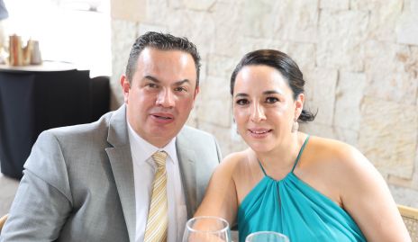  Juan José Toranzo y Lorena Flores.