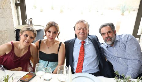  Laura Fernández, Liliana Fernández, Santiago Ojeda y Fernando Abaroa.