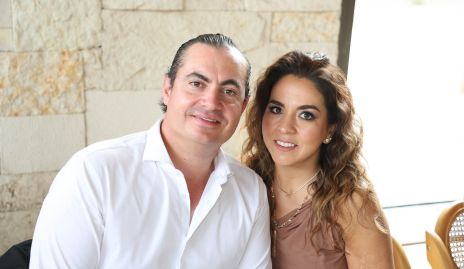  Christian Almazán y Fernanda Castillo.