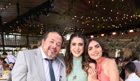  Alejandro Toranzo, Montse Toranzo y Sofía Huerta.