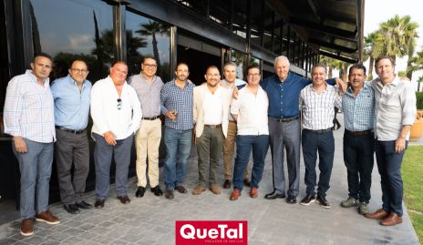  Elías Dip festejando su cumpleaños con su familia y amigos.