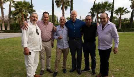  Elías Dip festejando su cumpleaños con sus amigos.