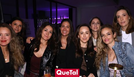  Alejandra Zumalacarregui, Paola Félix, Mercy  Lafuente, Raquel Martí, Martha Contreras, Genoveva Flores, Verónica Alvarado y Ángeles González.