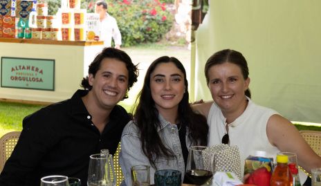 Mauricio Martínez, Isabela Zollino y Sofía Torres.