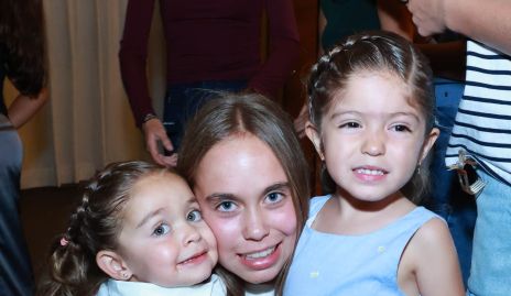  Micaela, Hanni Torres y Mayte.