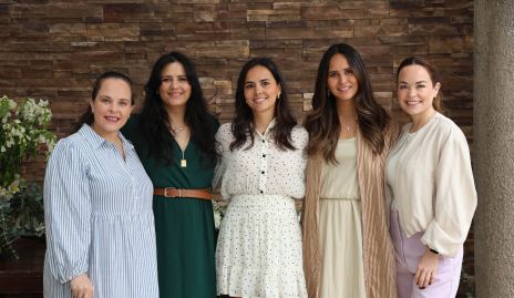  Andrea Díaz Infante, Toyita Dávila, Ceci Dávila, Cristina Dávila y Ali Díaz Infante.