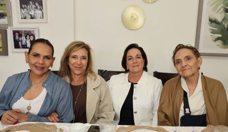  Toyita Villalobos, Rosy Díaz Infante, Sandra Estua y Toyita Valdés.