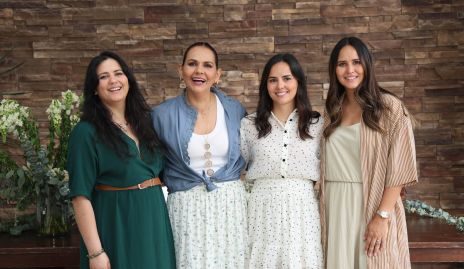  Toyita Dávila, Toyita Villalobos, Ceci Dávila y Cristina Dávila.