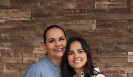  Toyita Villalobos y Ceci Dávila.