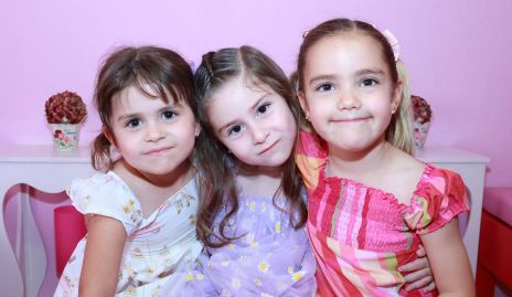  Joaquina Martínez, Camila Meade y María José Cortés.