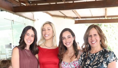  Natalia Navarro, Ivanna González, Valeria Navarro y Claudia Nava.