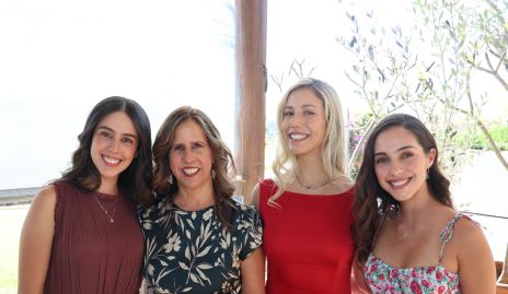  Natalia Navarro, Claudia Nava, Ivanna González y Valeria Navarro.