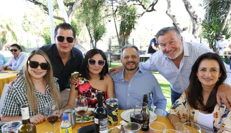  Melissa Pérez, Juan Pablo Wagner, Emi Barrio, Miguel Delgado, Rodrigo Gómez y Mónica Galarza 