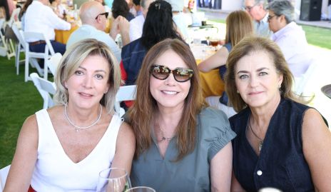  Anna Meade, Gabriela Reseñes y Adriana Carrera.