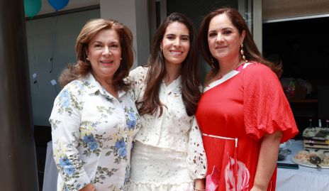  Olga Lilia Contreras, María José Rojas y Liliana Meade.